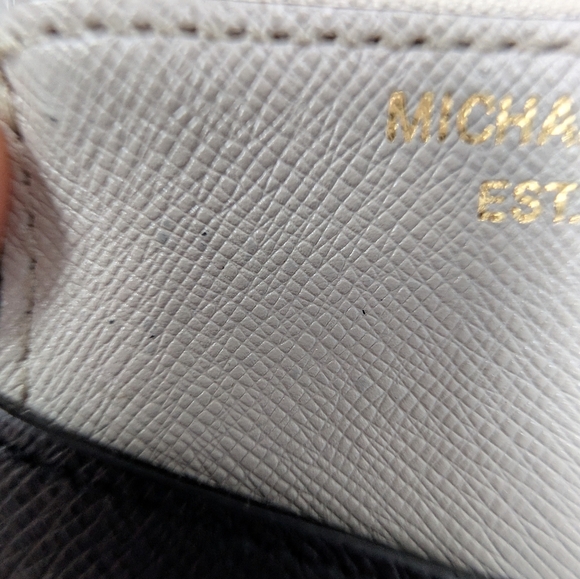 Michael Kors Saffiano Color Block Carryall Bifold Wallet Genuine Leather NWT - Picture 13 of 14